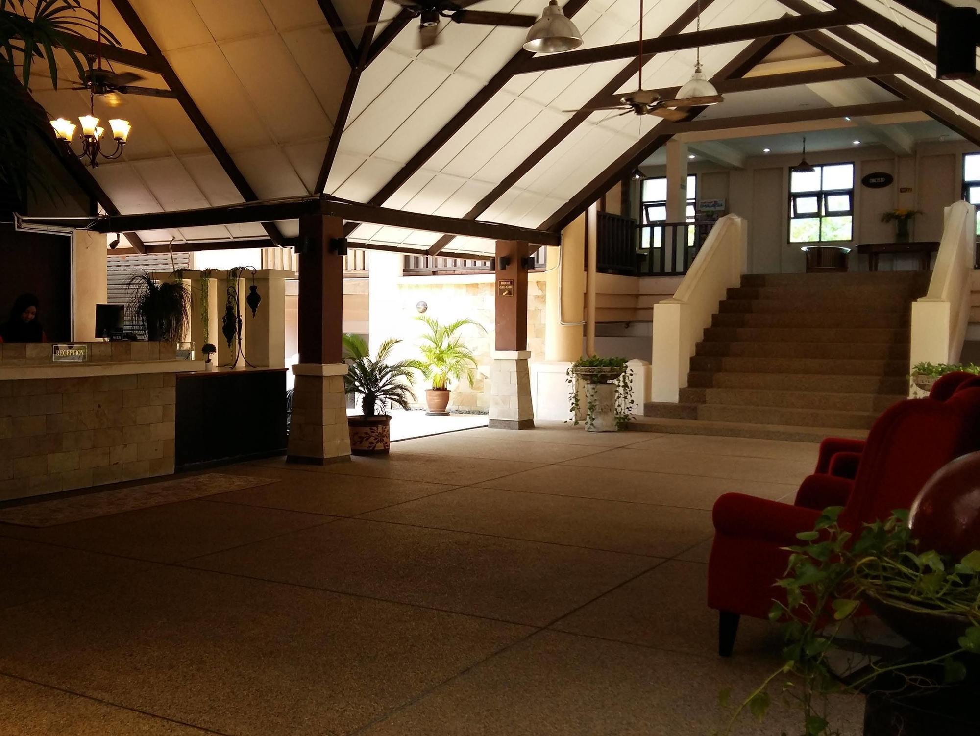 Oyo 1149 Feringghi Hotel Batu Ferringhi Exterior foto