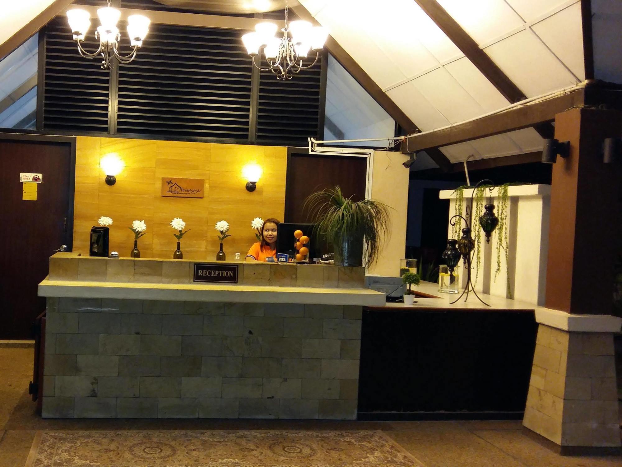 Oyo 1149 Feringghi Hotel Batu Ferringhi Exterior foto