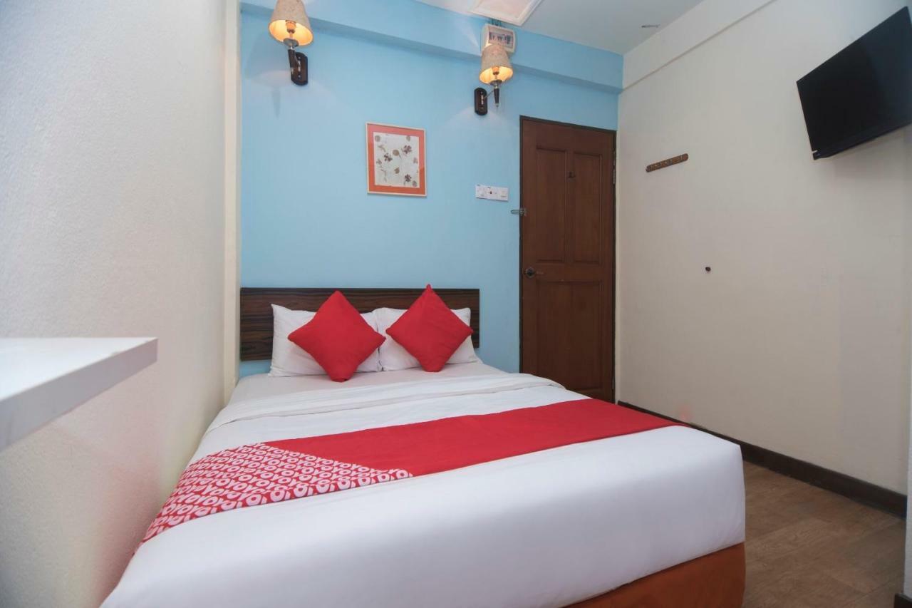 Oyo 1149 Feringghi Hotel Batu Ferringhi Exterior foto